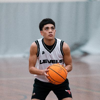 18 years old | 6’1 Point Gaurd | 🇼🇸 x 🇨🇰 x 🇳🇿      Insta: @h.tregot11 YT: @huntertrego3214