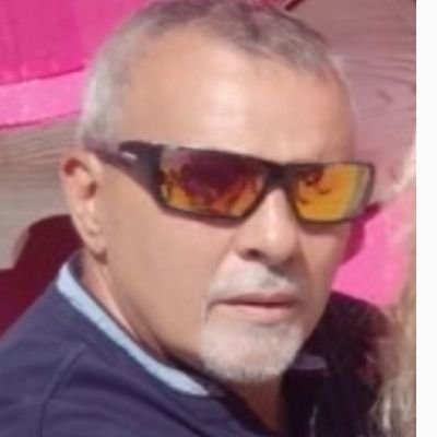 Enamorado de mi familia, sobre todo de mi hijo, del CD. Rincón, Madridista, Malaguista, y una debilidad La Cala del Moral de donde son mis orígenes
