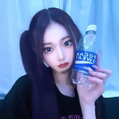 claireobze's profile picture. 永遠に美 少年の亡霊👦🏻💛