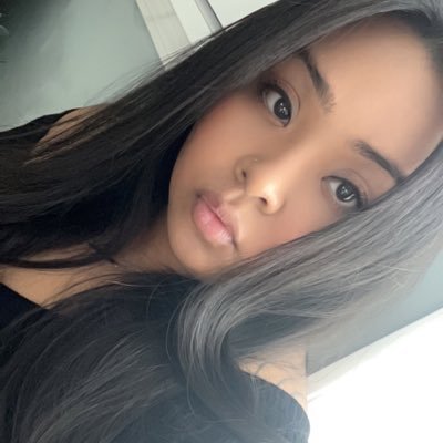 Melllx01's profile picture. 