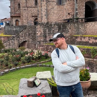 UX research leader, design thinker. social innovator, engaged citizen and gay dad.