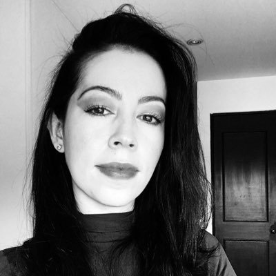 TataPineda_'s profile picture. Abogada. 🧛‍♀️ ¡Abogados (as) somos, doctores se creen! ¡Devuelvo lo que me dan!