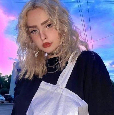 Do you have a girlfriend?Make a friend? https://t.co/nxxhMyyCXd