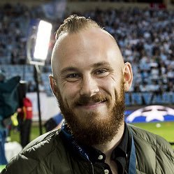 Twittrar om Djurgården och United. 99% av det som skrivs är i impuls.