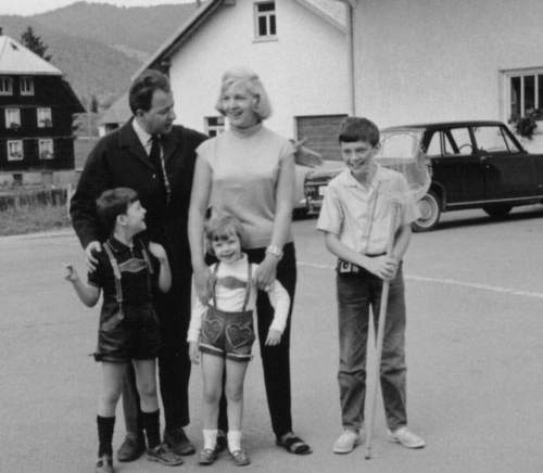 Lyonsjulian's profile picture. Rapscallion but getting serious, occasionally.