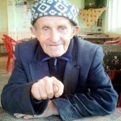 “Yüzü Dost özü düşmandan usandım! 
Dili Mümin kalbi şeytandan usandım!
Dostum herkesin kahrı çekilir ama ben davasız Müslümanlardan Usandım”
(Şemsi Tebrizi)