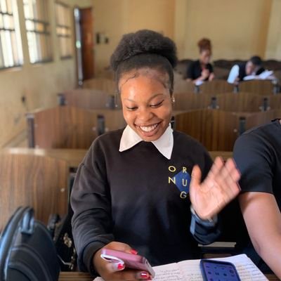 Khaycee280703's profile picture. Incoming Criminal lawyer⚖️/Footwear vendor 👢 and above all... Everyone's fave🥰❤️