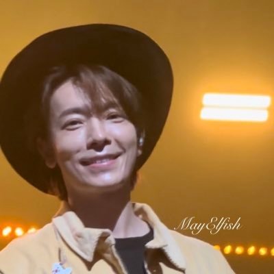 Donghae: *walks* Me: 🫠 Donghae: *breathes* Me: 😍 Donghae: *exists* Me💙 - 애니 / Annie -*이 동해 hard stan*-