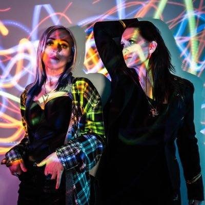 @suemclarenmusic + @suzchesterton = Siskin :Manager= ts@musemusicmanagement.com
