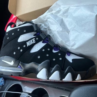 Iholla44's profile picture. 