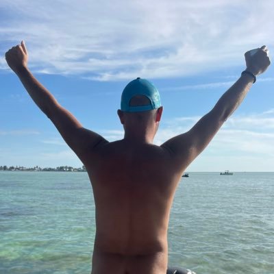 Florida based adult/fetish content creator & producer. Email: islandboyvidsproductions@gmail.com https://t.co/dplZu0DTC1 President of @Addams_Misty Fan Club
