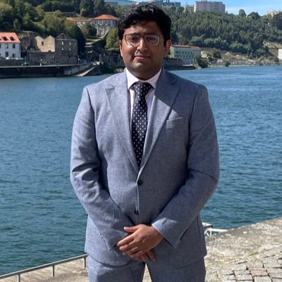 Academic SFP Doctor & AICSM @ImperialMed | Co-founder @IBrainSpine | Student Engagement Lead @BritishHip | Aspiring Orthopod