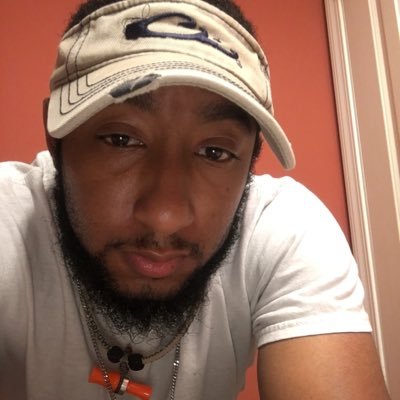 lconley1994's profile picture. 