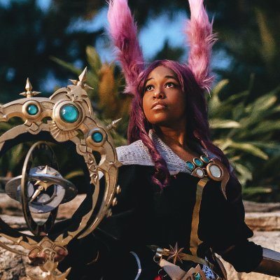 🧵Crafts focused cosplayer
🎮 #Twitch Affiliate 
✨Featured by Blizzard Ent/Obsidian Ent
Ko-Fi: https://t.co/3mtHIaSpXh
Booking: akakioga@gmail.com