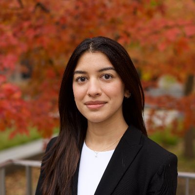 Medical student '24 @uoftmedicine | HBSc @UofT (she/her) 🇦🇫