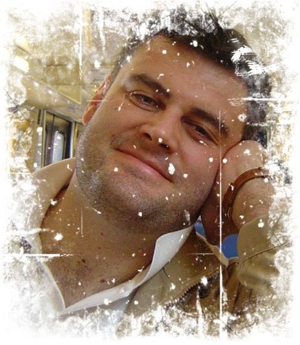 AlfredoLongoni's profile picture. Difenditi con il sorriso, attacca con il silenzio, vinci con l’indifferenza