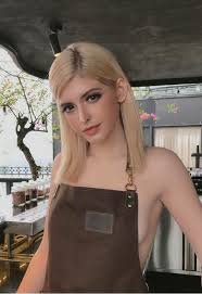 elrey111's profile picture. 