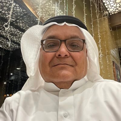 مدير مدرسة متقاعد خدمت التعليم بمكة المكرمة لأكثر من ثلث قرن من الزمن والبداية كانت معلماً للكيمياء والأحياء