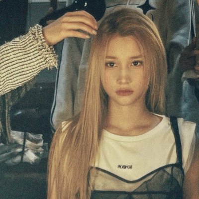 ♡︎ she/her ♡︎ hiyyih lover ♡︎ ot9 ♡︎ kep1er first ♡︎ 18 ♡︎ mostly talking abt pc collecting, owner of @KEP1TEMPLATES