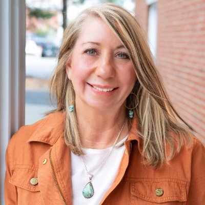 REALTOR®, Residential and Investment Specialist, lover of Jesus, proud supporter of smaller Government, healthy food, and freedom for all.