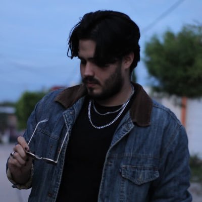 Feliz pero no mucho
