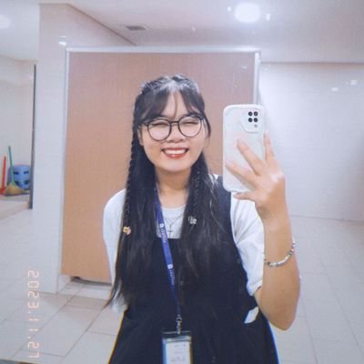 Lina180204's profile picture. Follow chéo, trả liền, uy tín, tương tác lâu dài cùng nhau phát triển