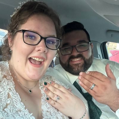 TheChrissyDS's profile picture. She/They Reader. Baker. Artist. Gamer. Musician. Writer. Fan. Aunt. https://t.co/aozeN95Z22