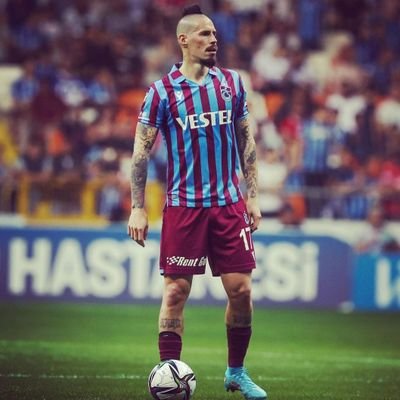 Benim Trabzonspor sevdam lokal bir olay değildir.Eğer bir takımın peşinden koşulacak ise bu bana göre Trabzonspor olmalıdır!❤️💙