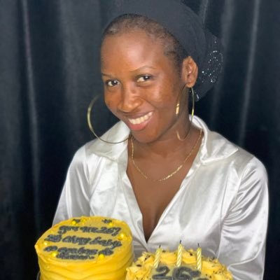 lolacakes__'s profile picture. A baker of yummy and beautiful cakes😋..you can check us on IG @ Lolacakes__and Damn! I love Burna boy🦍 / GGMU❤️ Give me my flowers 💐 in form of sneakers 👟.