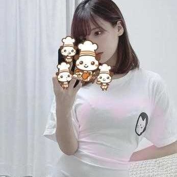 元カレと半年前に別れたので今フリーで欲求不満。
優しい人なら年齢とか関係ないんで えっち友達なってくれる方仲良くしてください(*´▽`*)
えっちしてくれる男性は、フォローしてからDMくださいね♡ 待ってます( *´艸`)♡