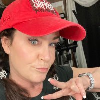Laura (@itsmetmudder4) 's Twitter Profile