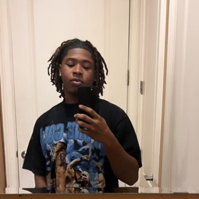 ashszn2's profile picture. 