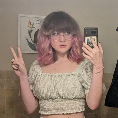 ohioella's profile picture. 22 | chicago + louisville