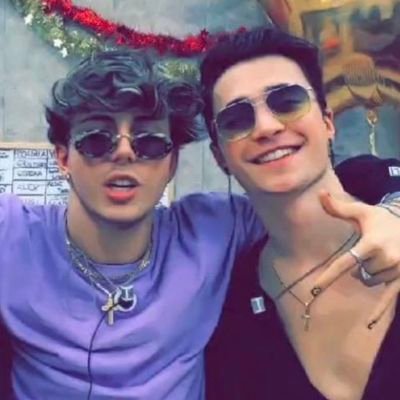 amici 23 e M&C💜🤍
Matthew e Mew i miei santini 
Mew e Matthew 2 meme
Matti e Chri due polli