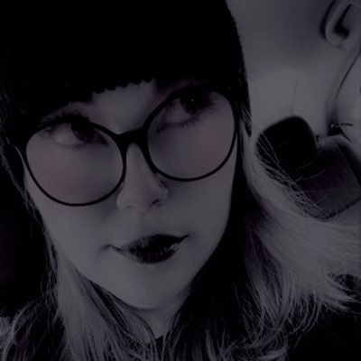 raychili_'s profile picture. Cat Mom. Food, music, and video games make me happy. Happily married. ❤️ (she/her)