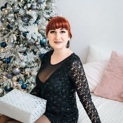 KirstenWri98935's profile picture. 