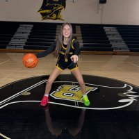 Isabel Chaparro(@Isabel_hoops1) 's Twitter Profile Photo