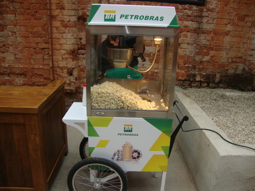 Alugamos Pipoqueira Elétrica com Carrinhos para Feiras - Sessões de Cinema - Ações de Marketing - Projetos Sociais e Culturais

Saiba mais...