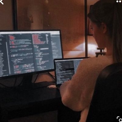 Software Engineering Student👩🏻💻 Active in Software Attack Control | Java 🖥 | Big Fan of AI conspiracies | Bilingual | Practicing writer ✍️ #KSU