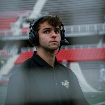 Covering New York High School Football. Broadcaster. Writer. Content Creator: @VarsityMedia @PrepRedzone @PrepRedzoneNY Emerson ‘25 jaredvalluzzi@gmail.com