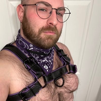 BF to @kay_jay810. Looking for pup friends and to get more into into pup life. Chat with me about stuff and things. I don’t bite..much! 🐶💚🦴