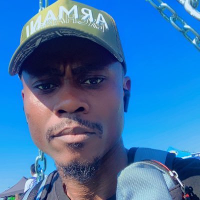 I'm derric as u knw it.brougt up by both luvly parnt. I love meeting new pple. and I hate quarreling with people.. A student of meteorology.I love u ma life....