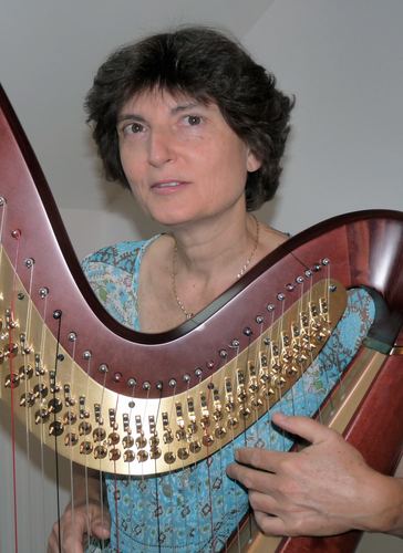 MarieHarpomania's profile picture. Harpiste, professeur, concertiste.
