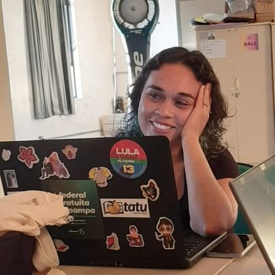 larinrs's profile picture. 🥴