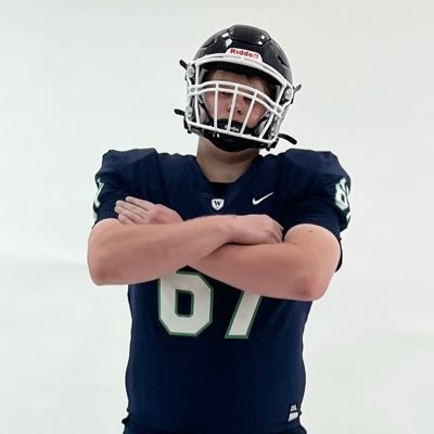 Student-athlete Williston Northampton/ class of 25 / LG / LT 6’5 300 🇨🇦 https://t.co/RjQIjoyam6