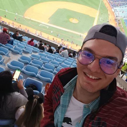 CarlitosSubero's profile picture. Reímos y lloramos, caemos nos levantamos, disfrutamos de lo bueno aprendemos de lo malo.
Próximo comunicador social
