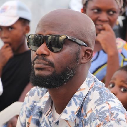 MobeeOlayiwola's profile picture. Cool , calm and collected!