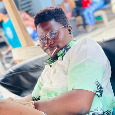 am a gentle guy who Love God and Sport, a lover of  Music 🎶. 
 Always there for People I love ...