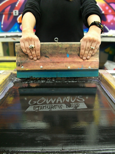 community screen printing workspace in Brooklyn that provides affordable access to workspace & tools, studio & digital classes, & exhibition space.