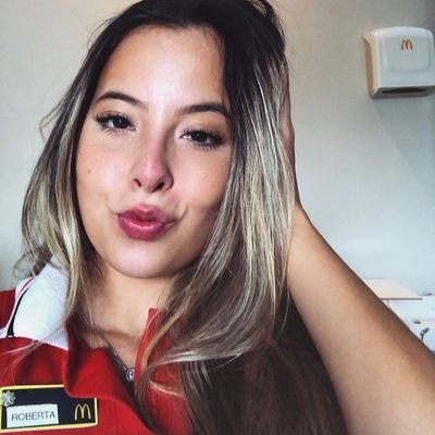 *RÕBERTA_SMÎTH*
👸🏽Crypto Entrepreneur°
📉Expert Trader @ VALR°
👥Crypto Enthusiast°
📆Since 2013°
🗣️Spreading Crypto Awareness🌏°